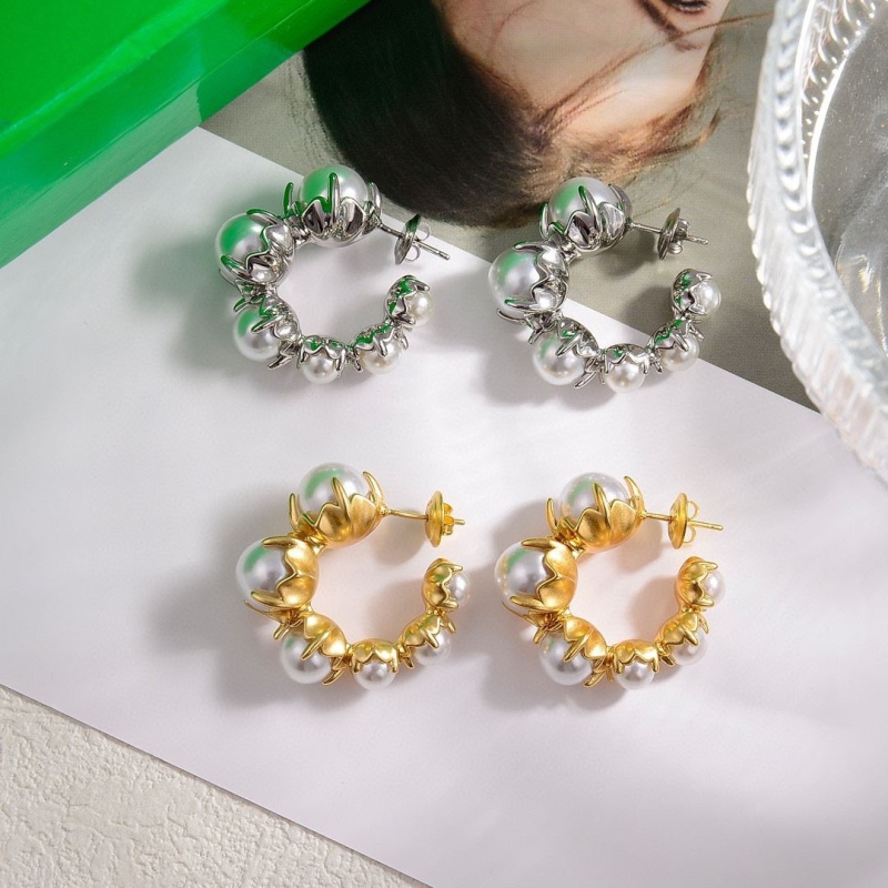 Bo*te*ga venenta earrings